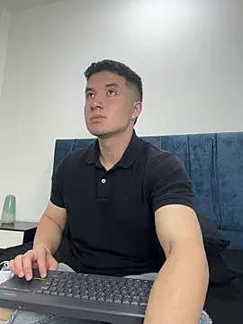 Snapshot of Ethan-Connor chatting on 28, 11, 2025 Ethan-Connor online show from 28, 11, 2025