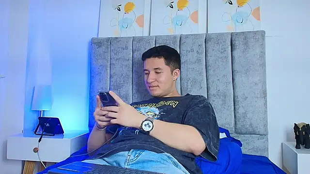 Snapshot of Ethan-Connor chatting on 22, 11, 2025 Ethan-Connor online show from 22, 11, 2025