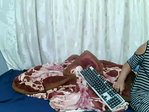 Snapshot of CindyX90 chatting on 19, 11, 2025 CindyX90 online show from 19, 11, 2025