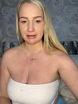 BootyQueenApril online show from 29, 3, 2026