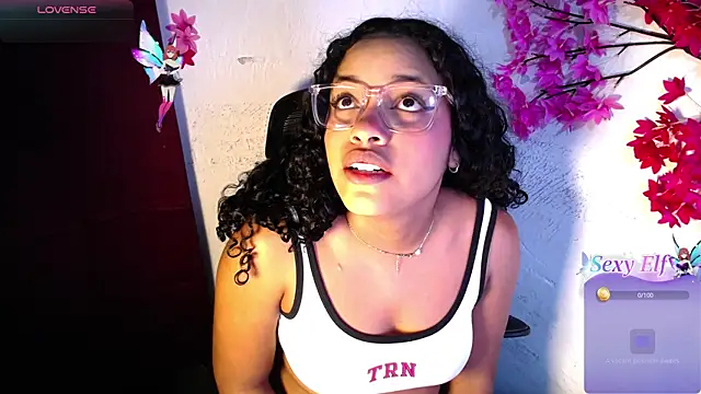 Snapshot of chleo_rosse chatting on 13, 5, 2026 chleo rosse online show from 13, 5, 2026