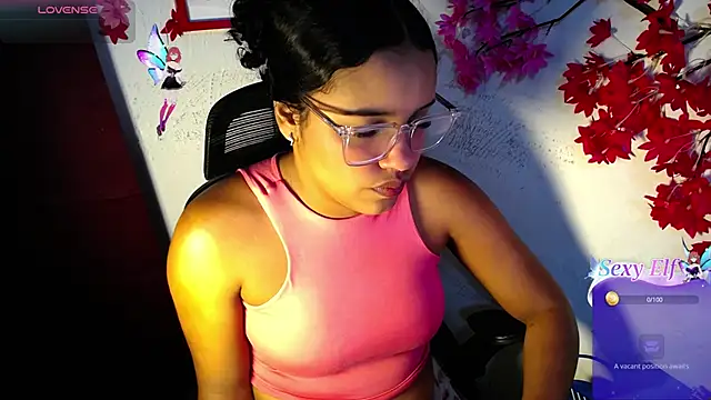 Snapshot of chleo_rosse chatting on 28, 5, 2026 chleo rosse online show from 28, 5, 2026