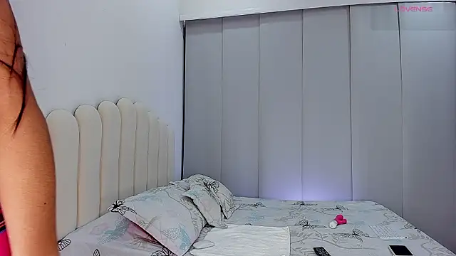 Amira-Zahra online show from 7, 2, 2026