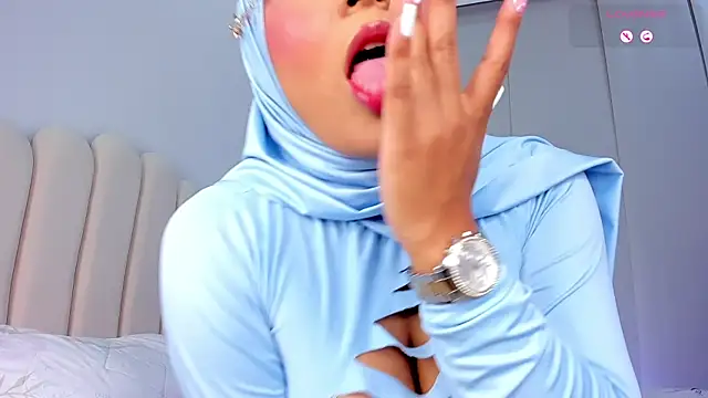 Amira-Zahra online show from 10, 4, 2026