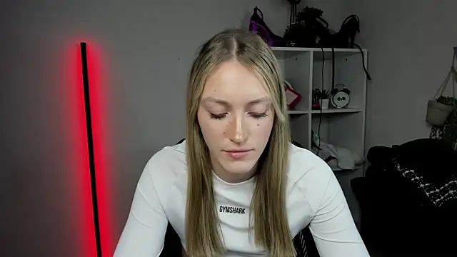 EvelynBlond online show from 14, 4, 2026