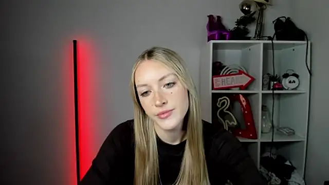 EvelynBlond online show from 12, 6, 2026