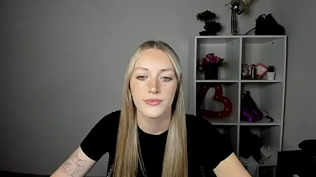 EvelynBlond online show from 22, 7, 2026