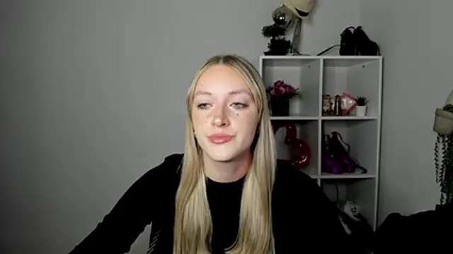 EvelynBlond online show from 16, 7, 2026