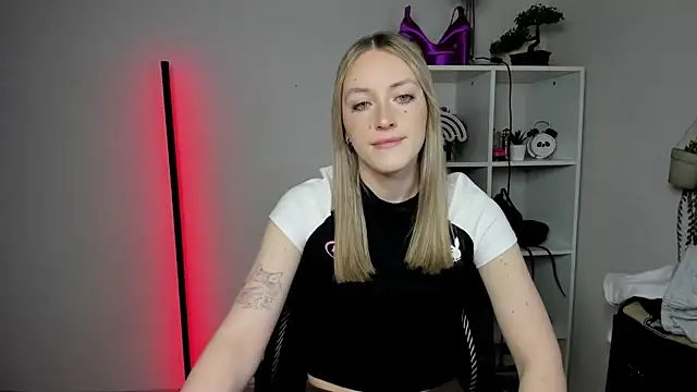 EvelynBlond online show from 11, 3, 2026