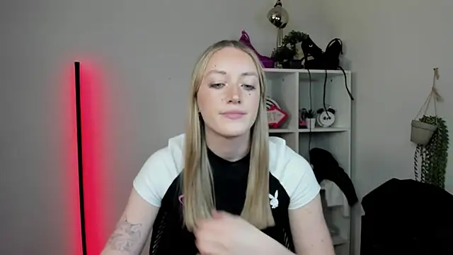 EvelynBlond online show from 1, 4, 2026