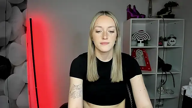 EvelynBlond online show from 9, 2, 2026