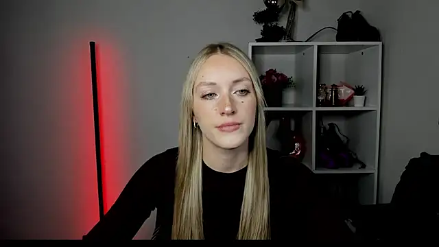EvelynBlond online show from 6, 7, 2026