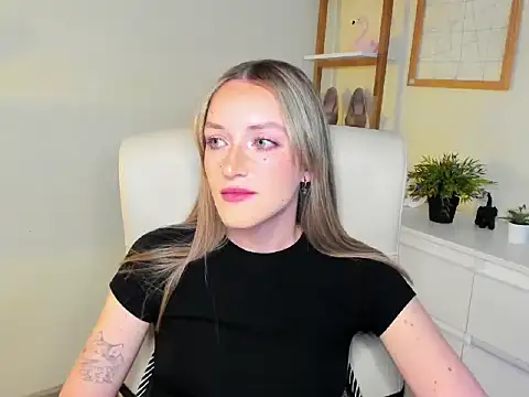 EvelynBlond online show from 21, 11, 2025