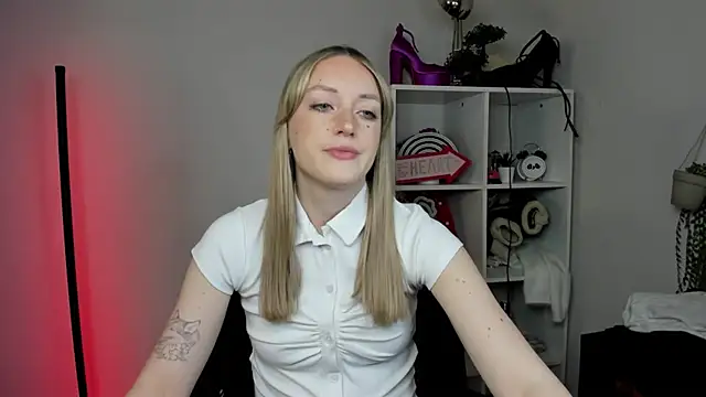 EvelynBlond online show from 27, 3, 2026