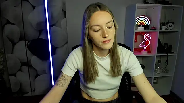 EvelynBlond online show from 18, 12, 2025