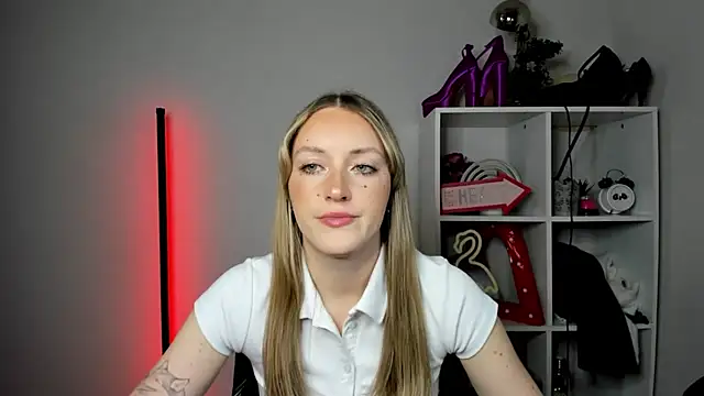 EvelynBlond online show from 23, 4, 2026