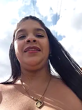 Layla-daring online show from 12, 4, 2026