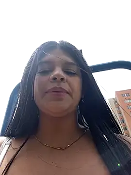 Snapshot of Layla-daring chatting on 4, 6, 2026 Layla-daring online show from 4, 6, 2026