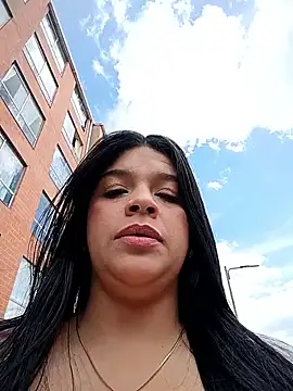 Layla-daring online show from 17, 1, 2026