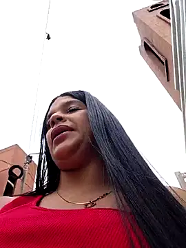 Layla-daring online show from 10, 4, 2026