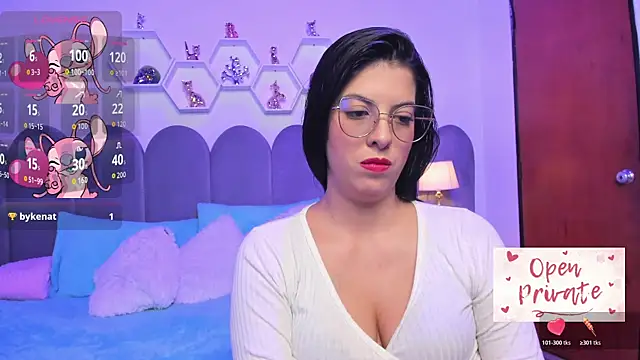 lunagomez24 online show from 25, 11, 2025