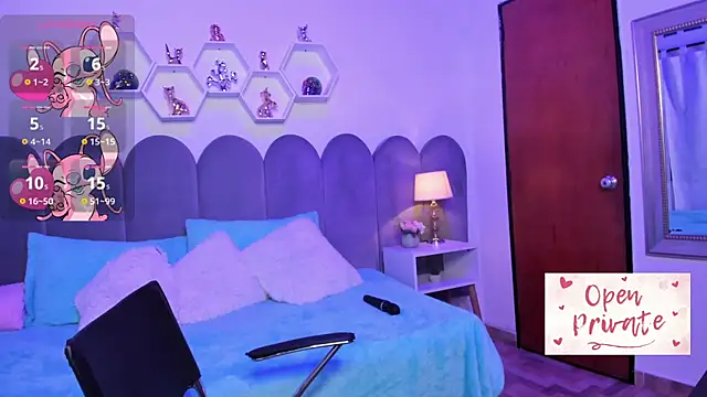 lunagomez24 online show from 27, 11, 2025