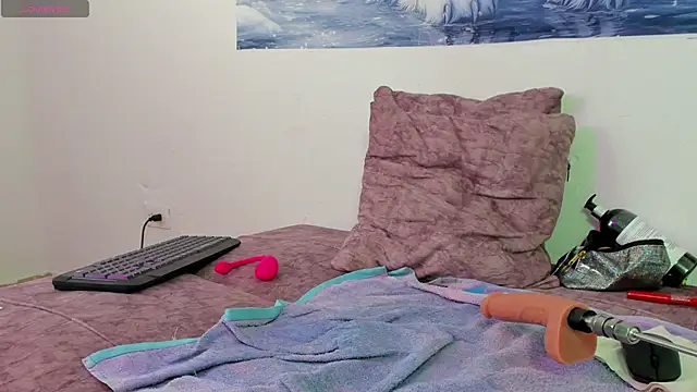 Mia King  online show from 17, 2, 2026