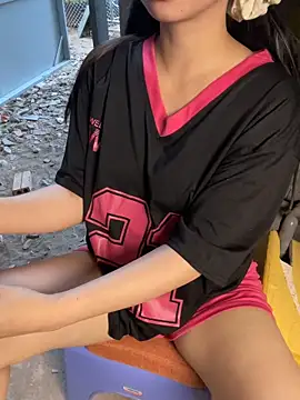 XndSeraphina online show from 6, 4, 2026