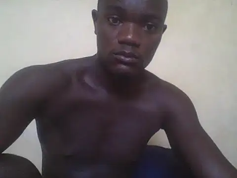 Snapshot of UsTwo_ chatting on 28, 11, 2025 UsTwo online show from 28, 11, 2025