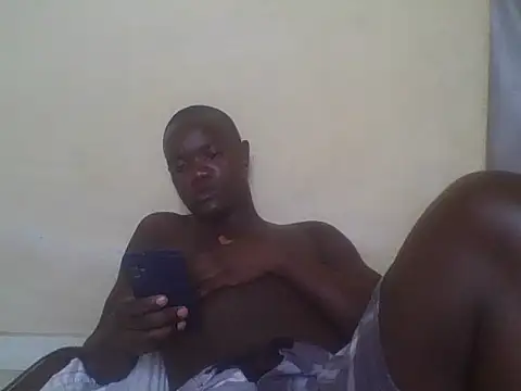 Snapshot of UsTwo_ chatting on 25, 11, 2025 UsTwo online show from 25, 11, 2025