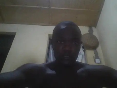 Snapshot of UsTwo_ chatting on 22, 11, 2025 UsTwo online show from 22, 11, 2025