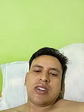 Snapshot of art-e9-2 chatting on 22, 11, 2025 art-e9-2 online show from 22, 11, 2025