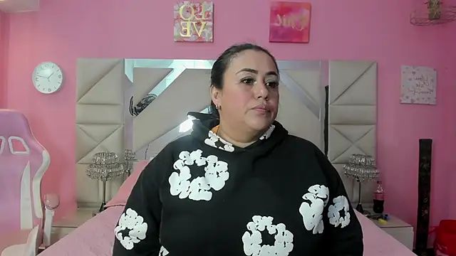 molly madisson  online show from 4, 3, 2026