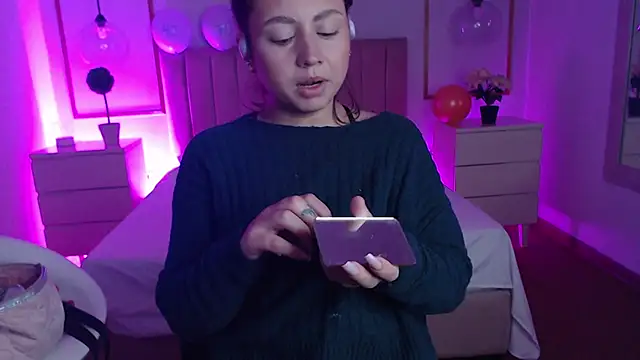 Snapshot of Alice_Sinclair_ chatting on 26, 11, 2025 Alice Sinclair online show from 26, 11, 2025