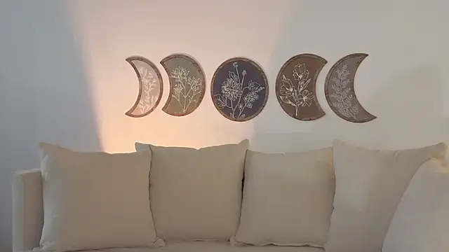 IsabellaSandoval online show from 26, 4, 2026