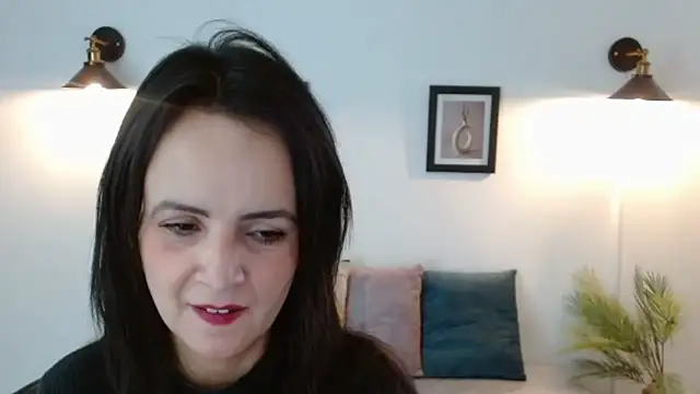 Juliana  lx online show from 7, 4, 2026