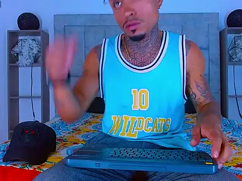 Hot Latino x online show from 20, 2, 2026