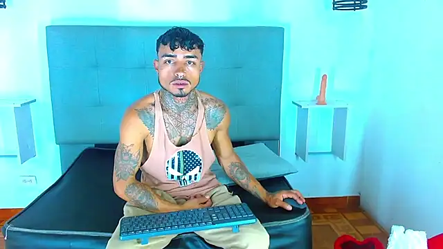 Hot Latino x online show from 9, 1, 2026