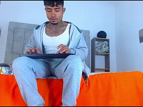 Hot Latino x online show from 2, 2, 2026