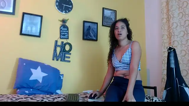 Snapshot of angel18evil chatting on 27, 11, 2025 angel18evil online show from 27, 11, 2025