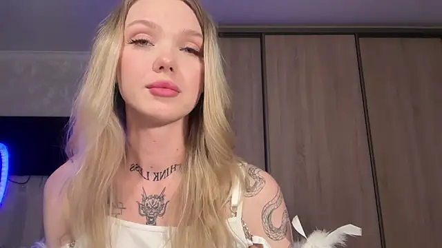 Snapshot of Amelly_04Sun chatting on 29, 11, 2025 Amelly 04Sun online show from 29, 11, 2025