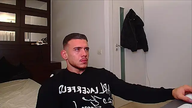 Snapshot of ElijahThorne chatting on 29, 11, 2025 ElijahThorne online show from 29, 11, 2025