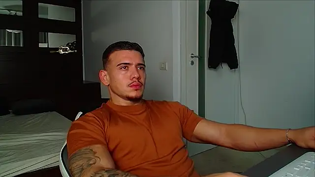 ElijahThorne online show from 2, 12, 2025