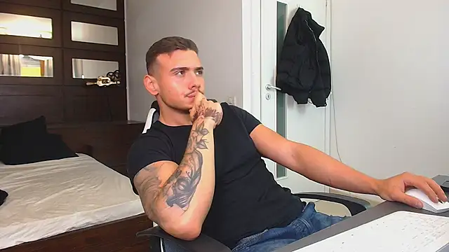 ElijahThorne online show from 6, 2, 2026