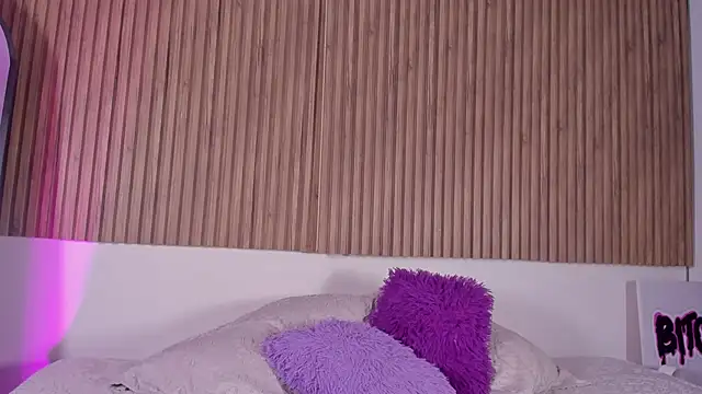 Hayley-Fox online show from 28, 11, 2025