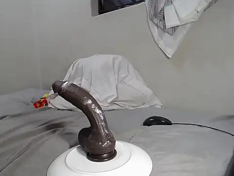 KinkyJXxX online show from 14, 4, 2026