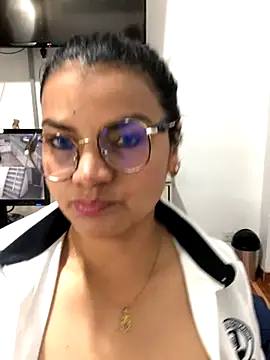 Rosa Vidal  online show from 24, 11, 2025