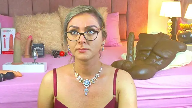 Lunitaa Diva online show from 3, 6, 2026