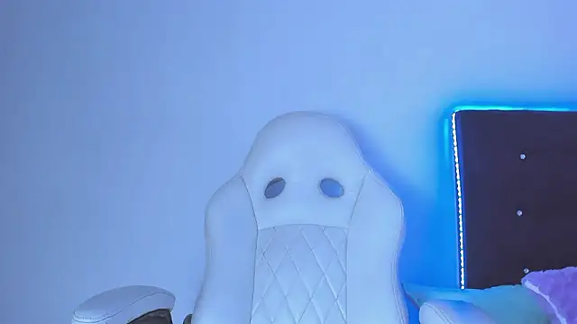 veronicaa squirt online show from 21, 2, 2026