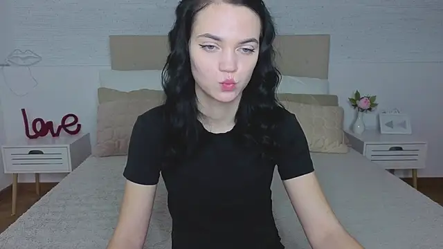 Camila 777  online show from 25, 11, 2025